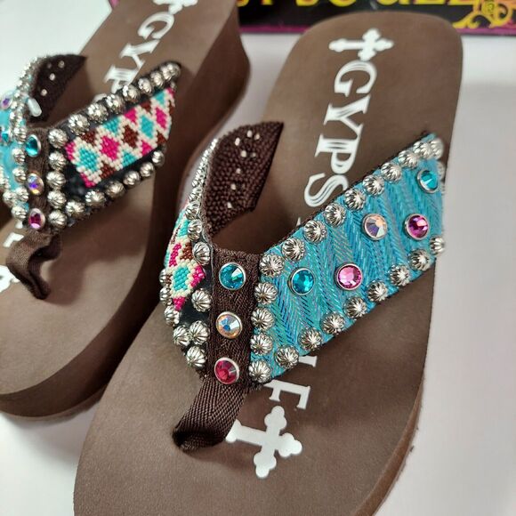 New Gypsy Soule Flip Flop Sandals Swarovski Crystals Sz 10 Brown Blue Aztec Box - Picture 3 of 16